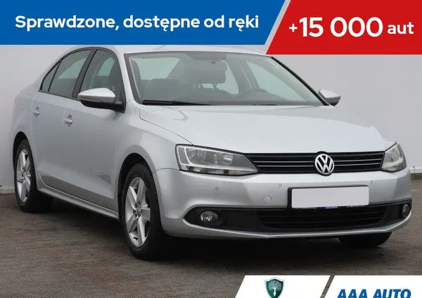 volkswagen jetta Volkswagen Jetta cena 36500 przebieg: 125947, rok produkcji 2012 z Biały Bór